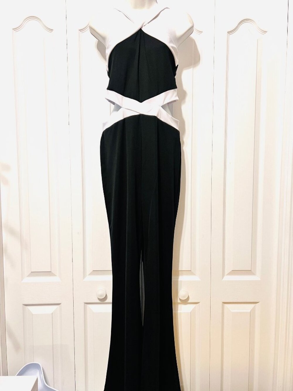 Plao Liang Fu Shi-NWT-X Large One Piece Romper-Cut Out Sides-Flare Legs-Black/Wh